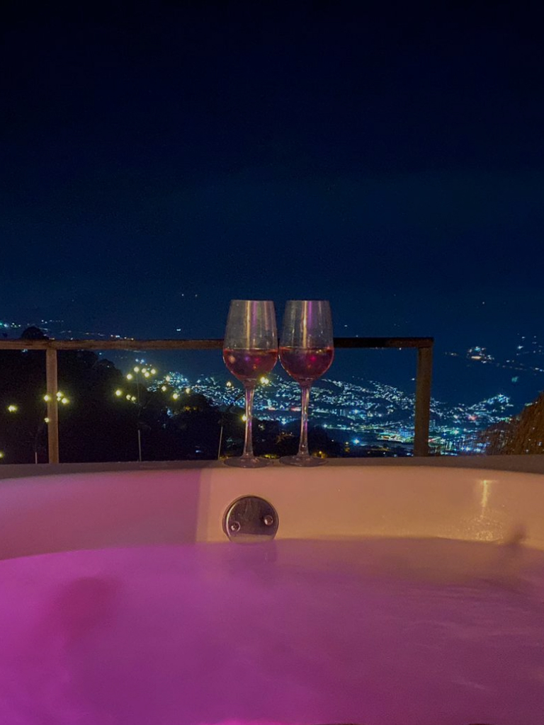 moira-jacuzzi-paisaje-m